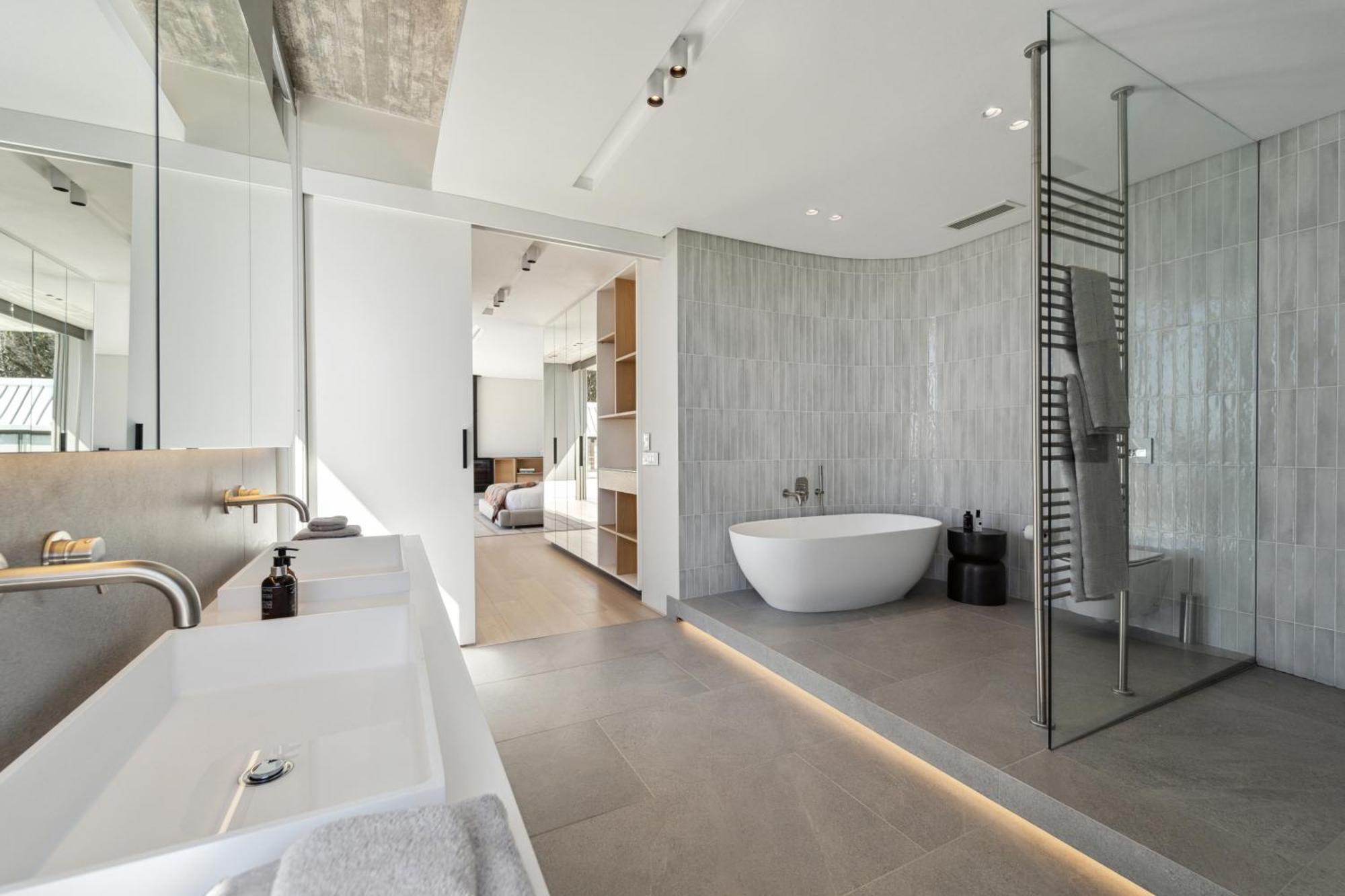 Brand New Dream With Ocean View, Sauna & Gym